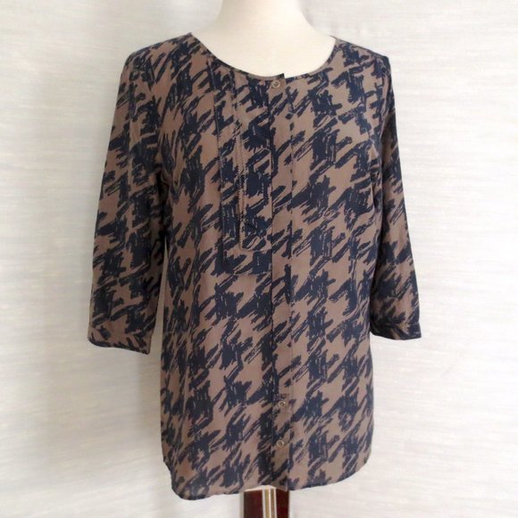 Gap Navy Blue Beige Tan Silk Cotton Blend Print Pattern Spring Summer Blouse - Picture 1 of 7